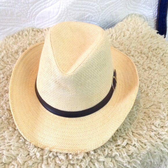 "Paper" Fedora, Ladies M/L: Fun, Beachwear, Resort, Summertime, Vacation ready - Picture 1 of 4